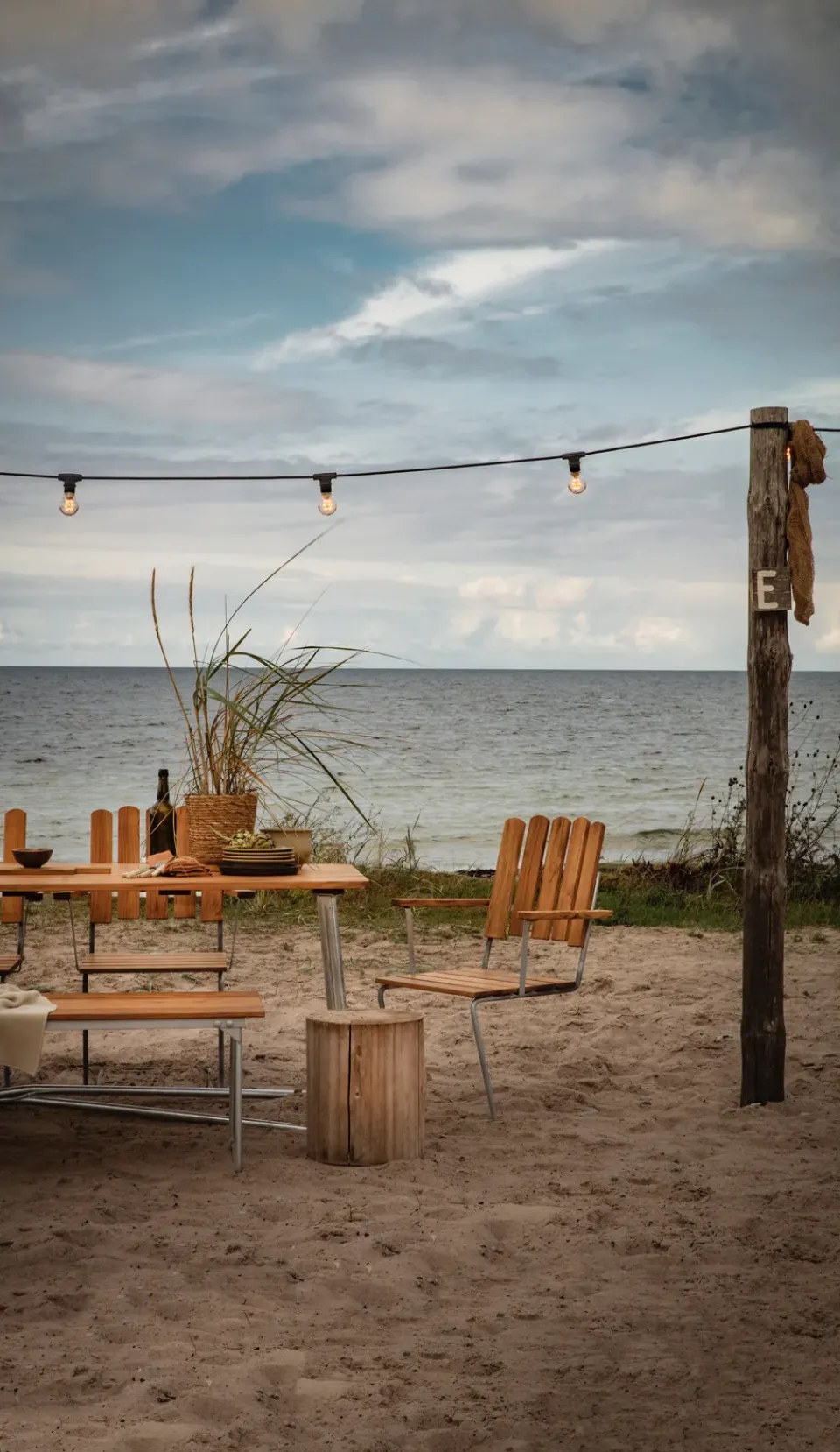 Seating^Grythyttan Stålmöbler A2 armchair, Teak-hot-dip galvanized stand Brown