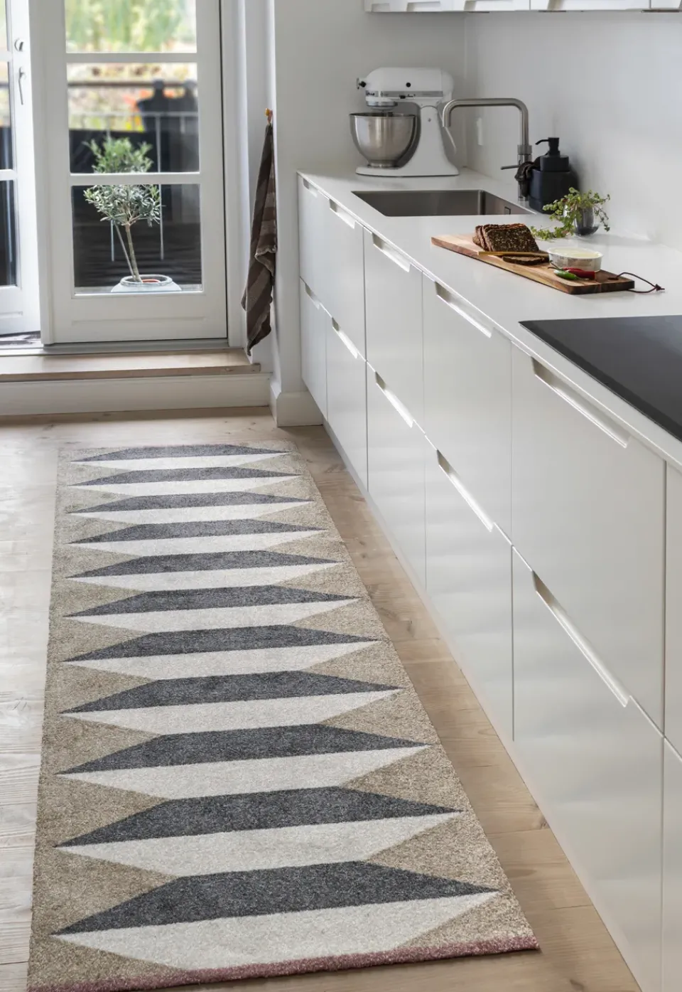Hot Mette Ditmer Accordion all-round hallway rug, Sand, 77x240 cm Beige