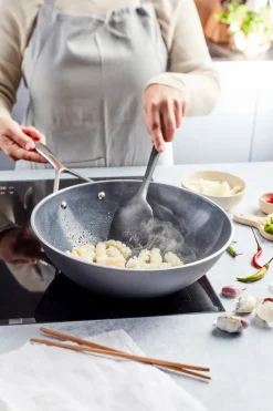 Hot Demeyere Alu Pro 5 Ceraforce wok pan ceramic 5-ply, Ø30 cm Black