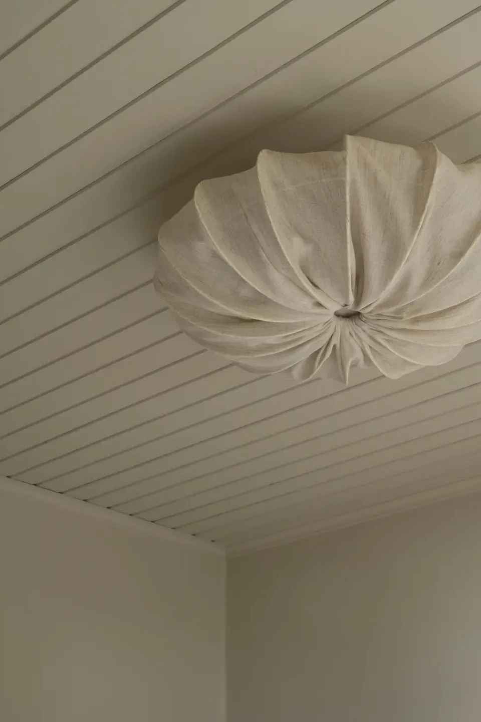 Hot Watt & Veke Anna ceiling lamp linen Ø60 cm, Natural White