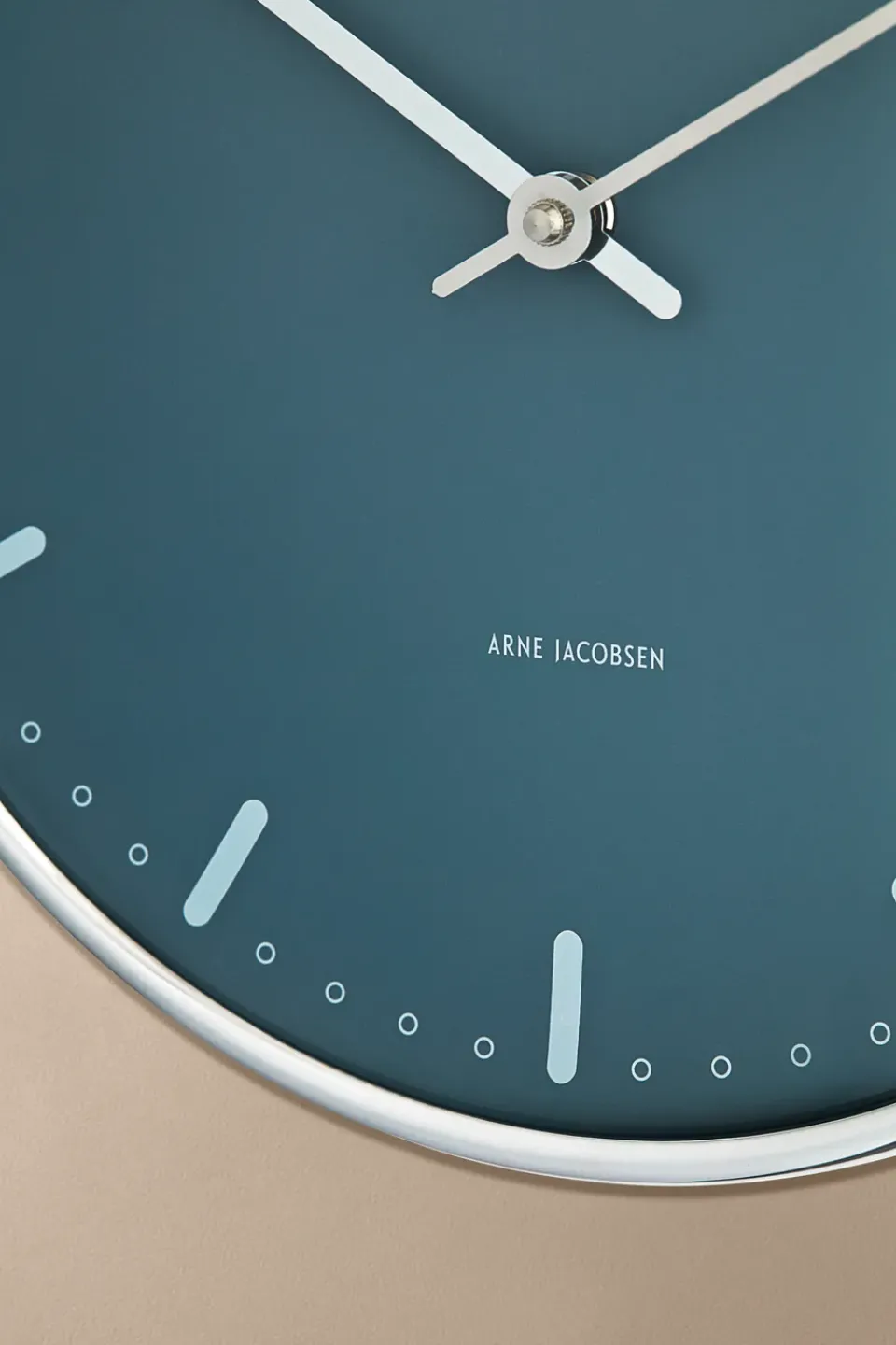 Arne Jacobsen Clocks Arne Jacobsen City Hall, , Ø29 cm Blue