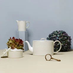 Hot Wedgwood Arris teapot, White