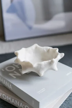 Decorative Bowls^Mette Ditmer Art piece chestnut Ø20 cm, Off- White