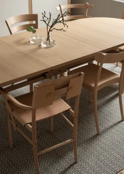 New Gärsnäs Ateljé Table, Oak-natural-knob in oak Beige
