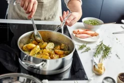 Clearance Demeyere Atlantis 7 sauté pan with lid stainless steel, Ø24 cm Silver-coloured