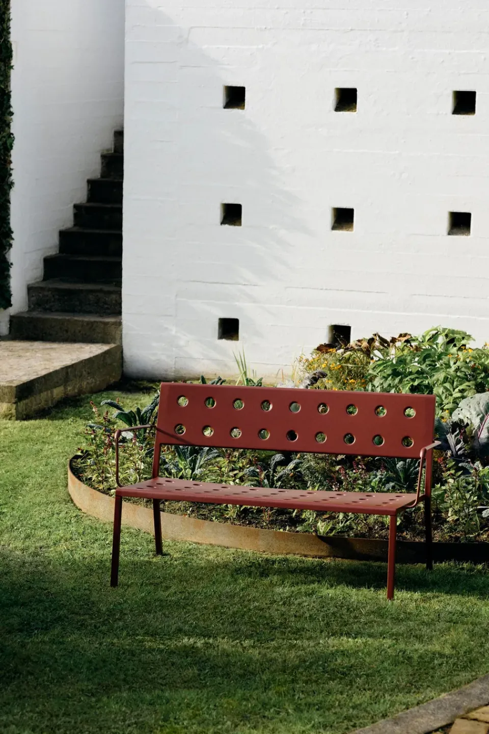 Garden Sofas & Garden Benches|Outdoor Lounge Furniture^HAY Balcony Lounge bench with armrest 121.5x69 cm, Iron Red