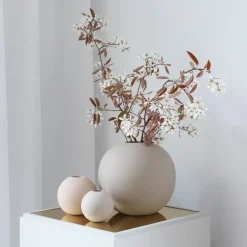 New Cooee Design Ball vase sand, 20 cm Beige