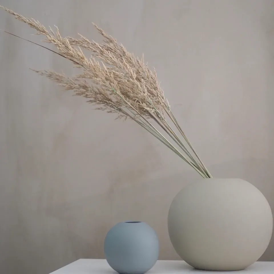 New Cooee Design Ball vase sand, 20 cm Beige