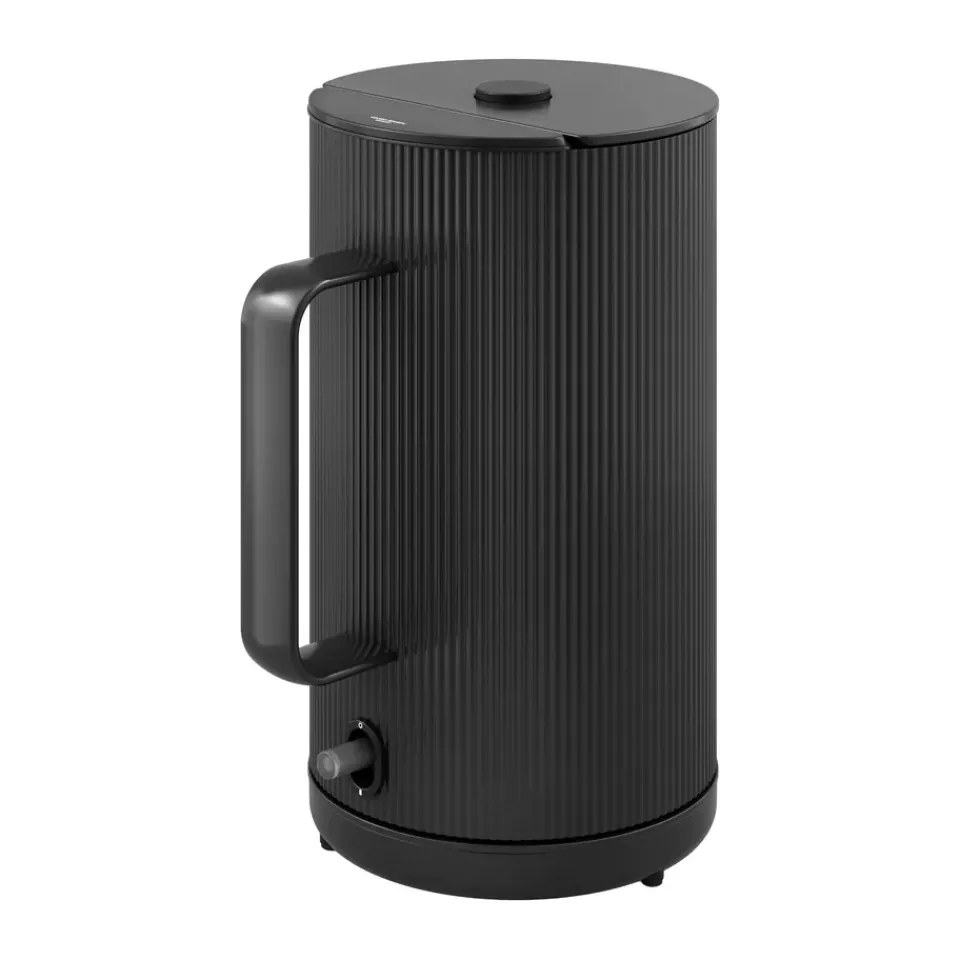 New Georg Jensen Bernadotte kettle, Black