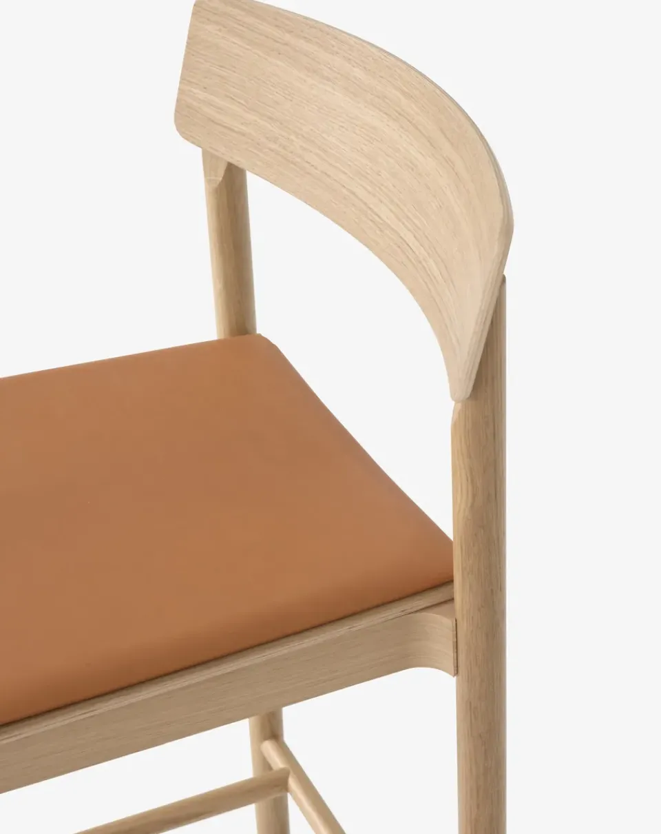Bar Stools^&Tradition Betty TK14 Counter Chair 65 cm, Noble leather cognac-lacquered solid oak BeigeBrown