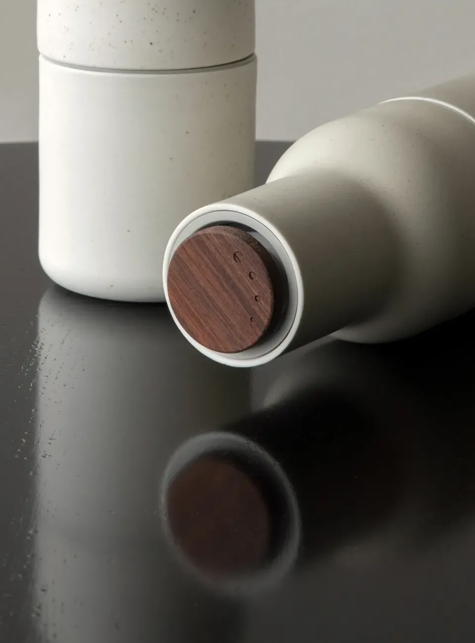 Salt & Pepper Grinders^Audo Copenhagen Bottle Grinder spice grinder ceramic 2-pack, Sand (walnut lid) BeigeGrey