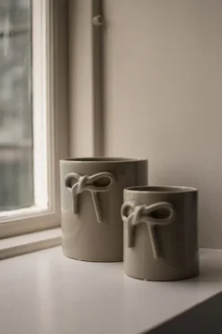 Clearance DBKD Bow pot Ø11 cm, Shiny mole Beige