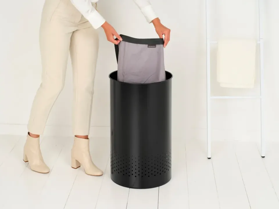 Brabantia laundry basket plastic lid 60 L, Matte Black