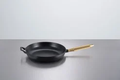 Cast Iron Pans^STAUB Buster & Punch cast iron frying pan black Ø28 cm, Brass handle BlackGold-coloured