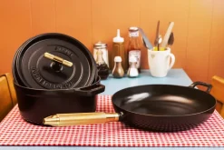 Cast Iron Pans^STAUB Buster & Punch cast iron frying pan black Ø28 cm, Brass handle BlackGold-coloured