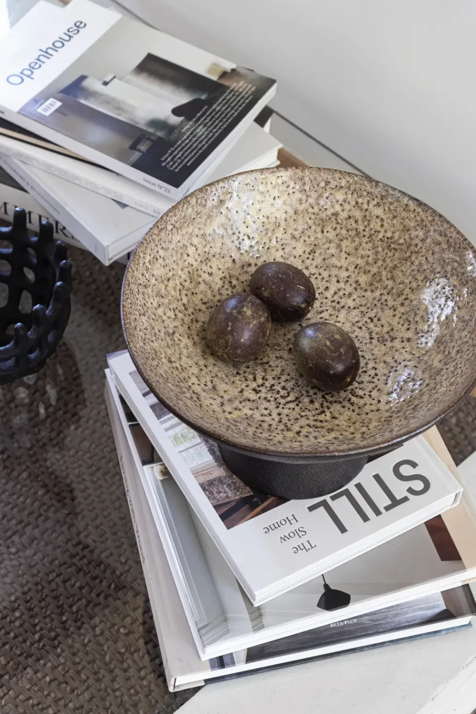 Salad Bowls^Mette Ditmer By Hand bowl on foot Ø31.5x20 cm, Sand Beige
