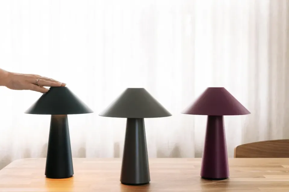 Outlet Globen Lighting Cannes portable table lamp, Burgundy Red