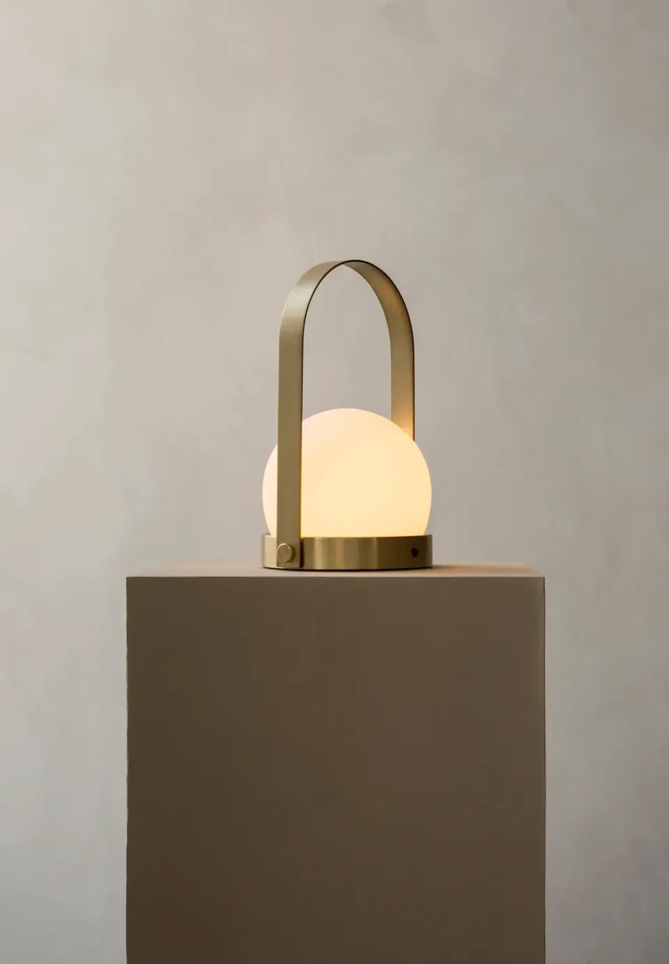 New Audo Copenhagen Carrie portable table lamp, brushed brass Gold-coloured