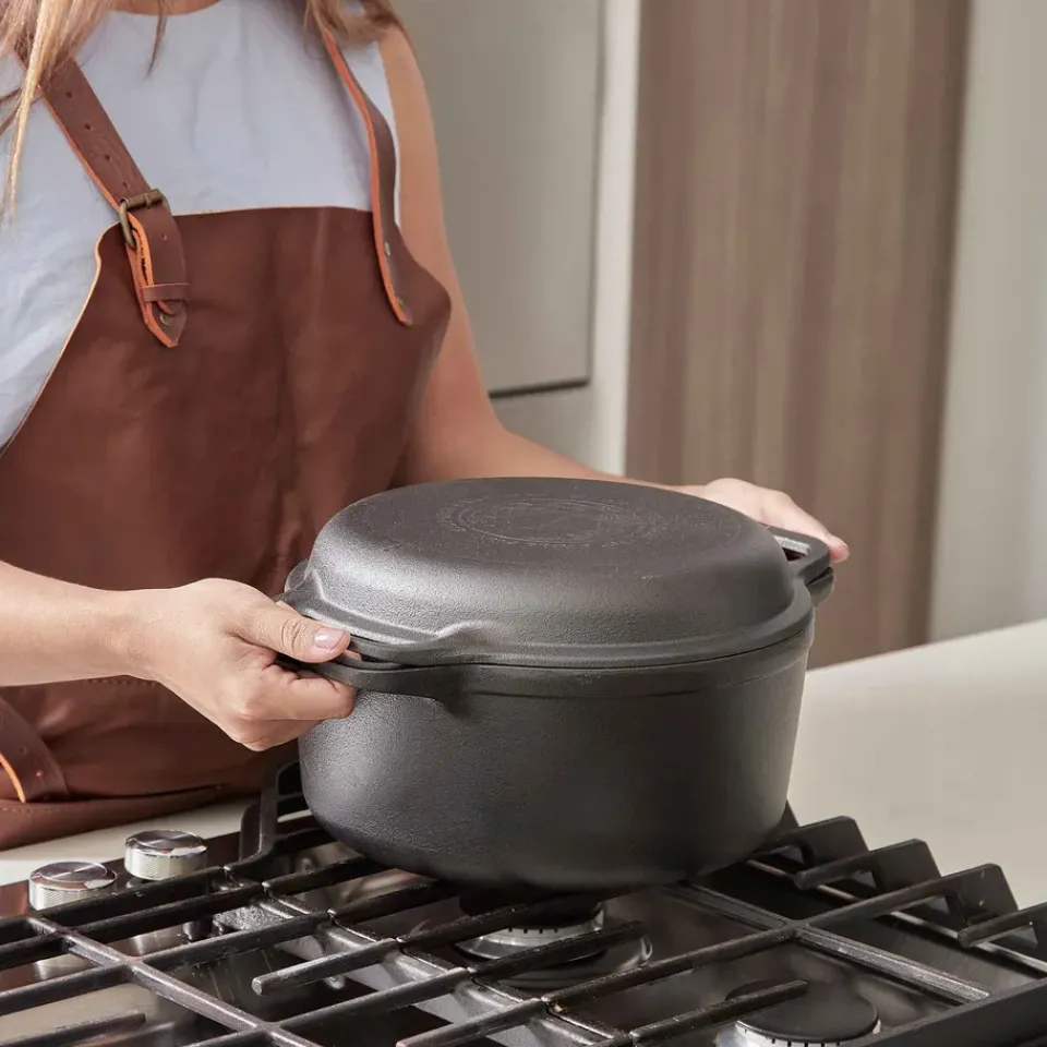 Saucepan Sets^Victoria Cast iron Dutch oven and grill pan, pre-seasoned, 2-piece Black