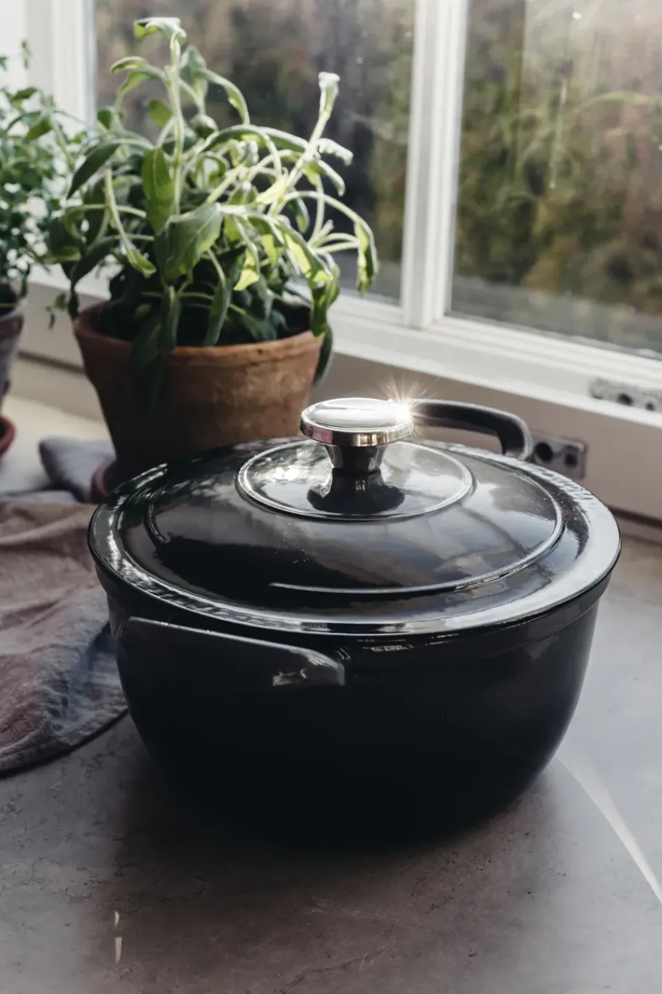 Best Heirol Cast iron pot , 4 L Black