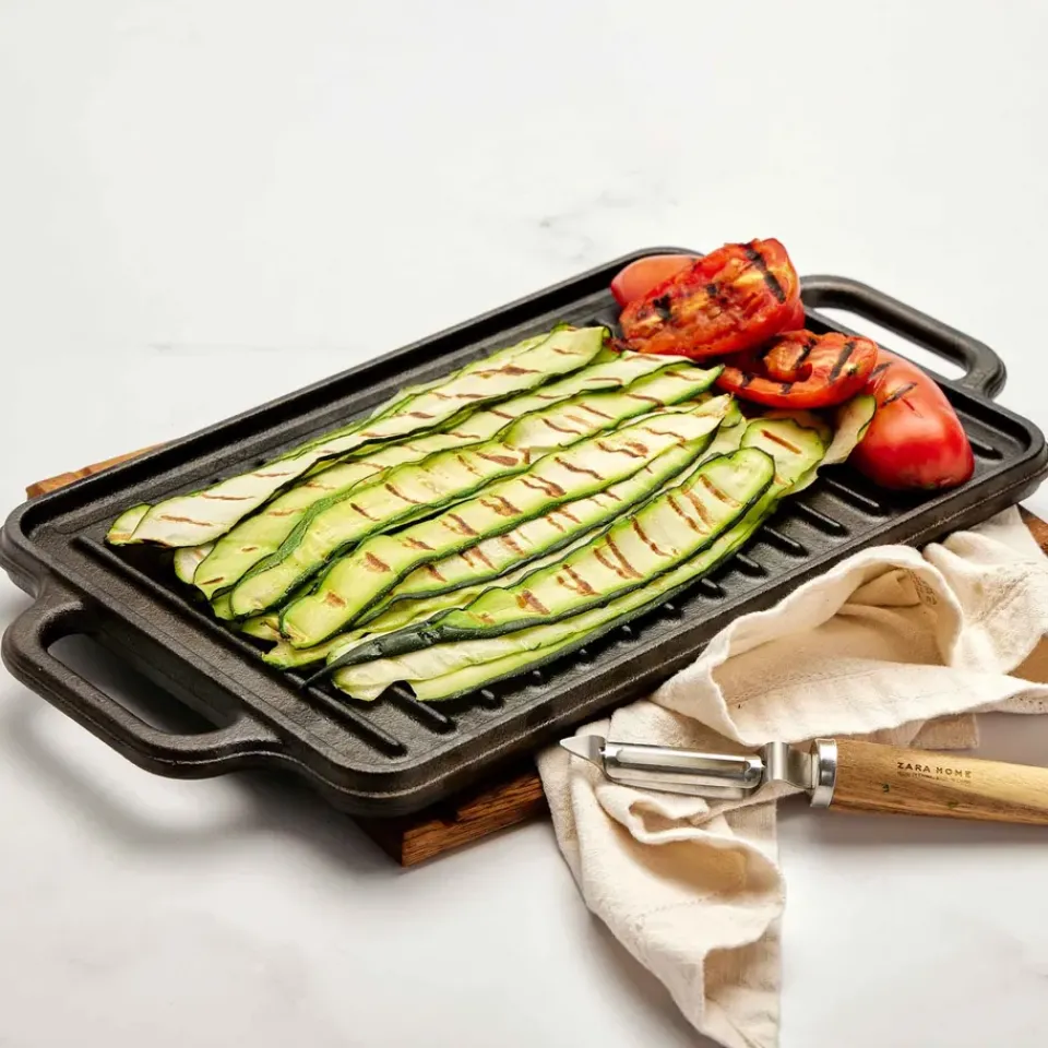 Garden Details & Accessories|Grill & Griddle Pans^Victoria Cast iron reversible griddle 21x33 cm, Black