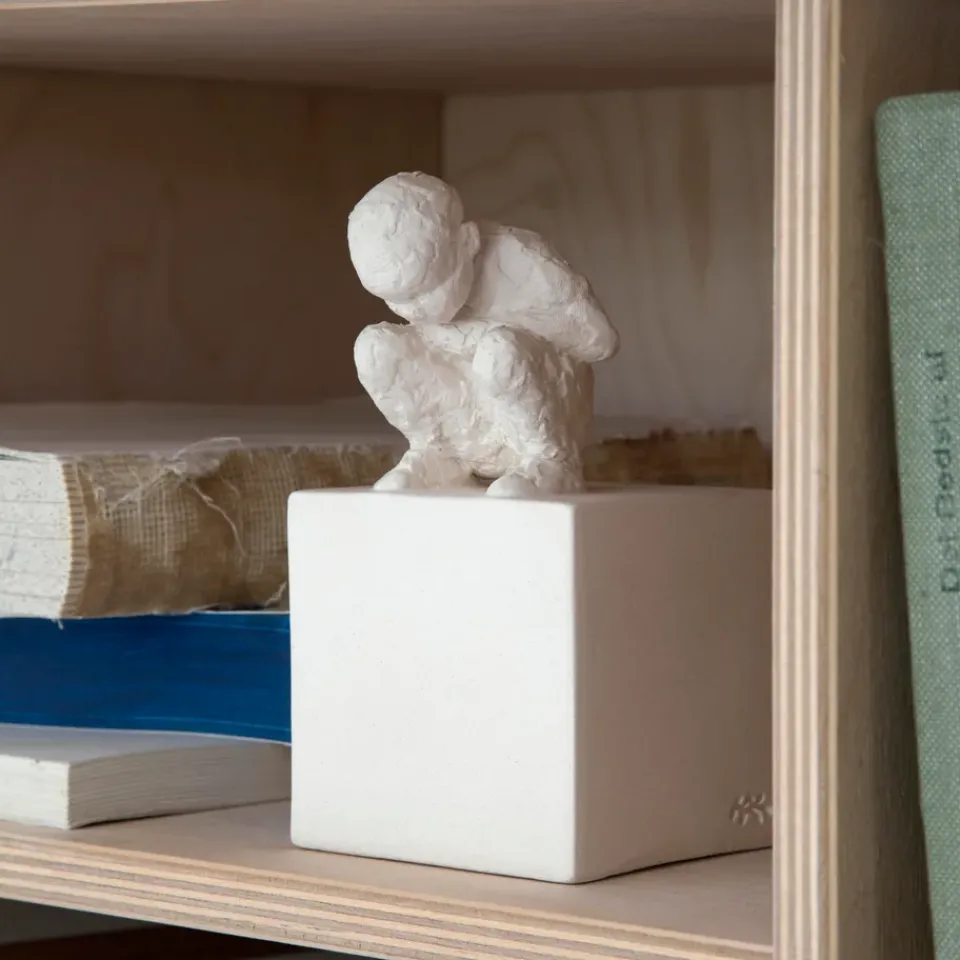 Sculptures & Porcelain Figurines^Kähler Character sculpture, The curious one White