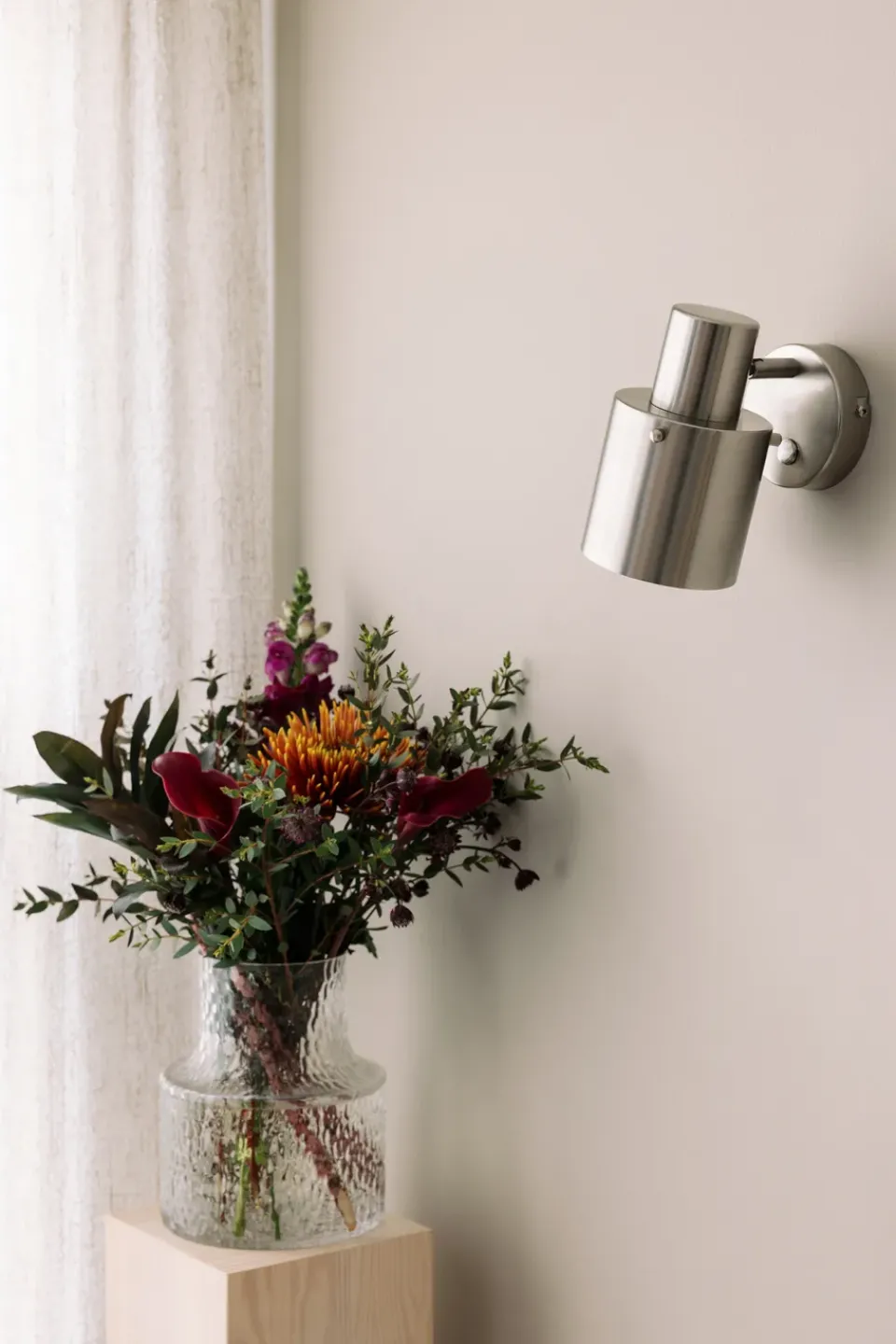 Reading Lamps|Wall Lights^Globen Lighting Clark 1 wall lamp, Brushed steel Silver-coloured