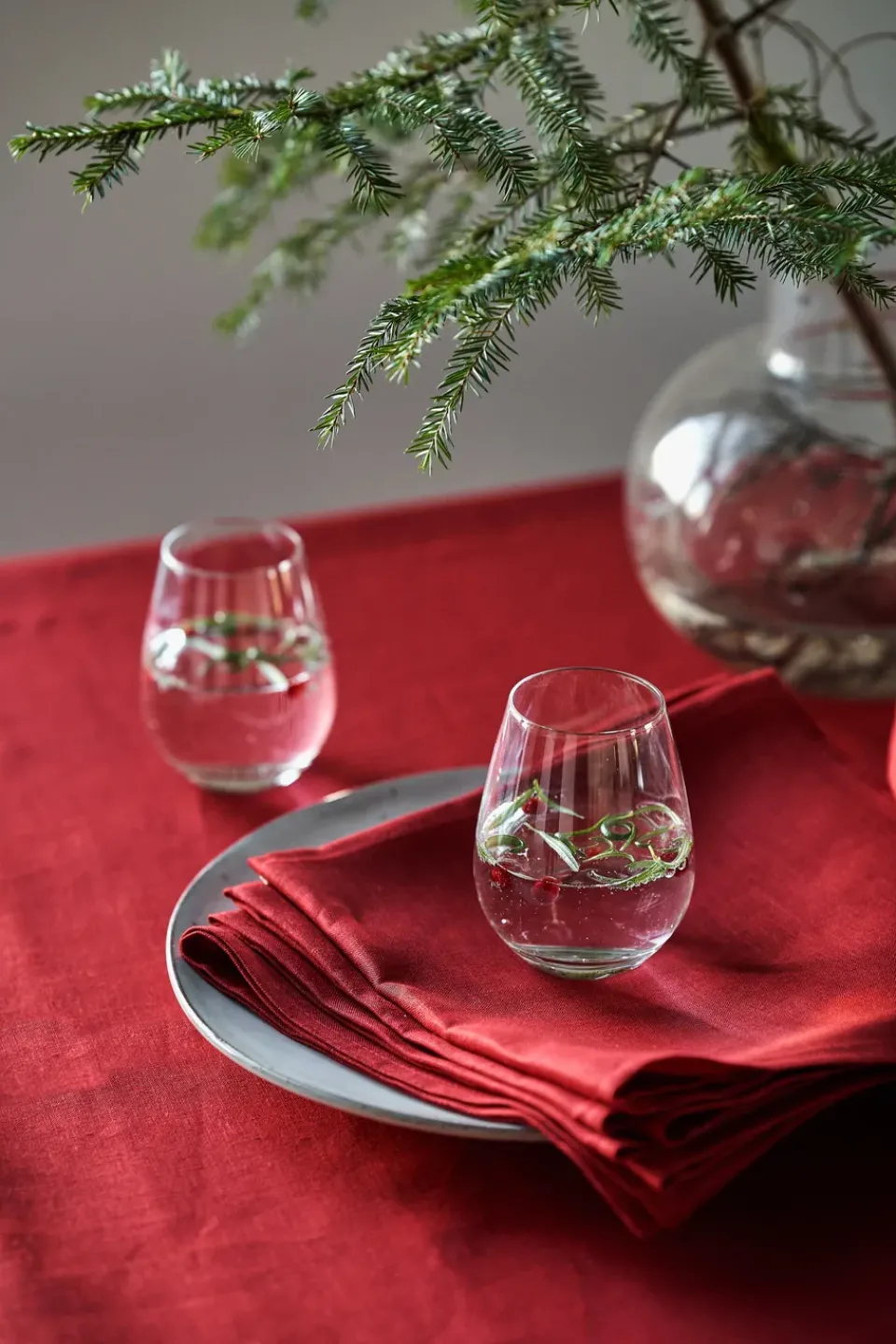 Christmas Tablecloths|Tablecloths^Scandi Living Clean tablecloth 145 x 250 cm, Red