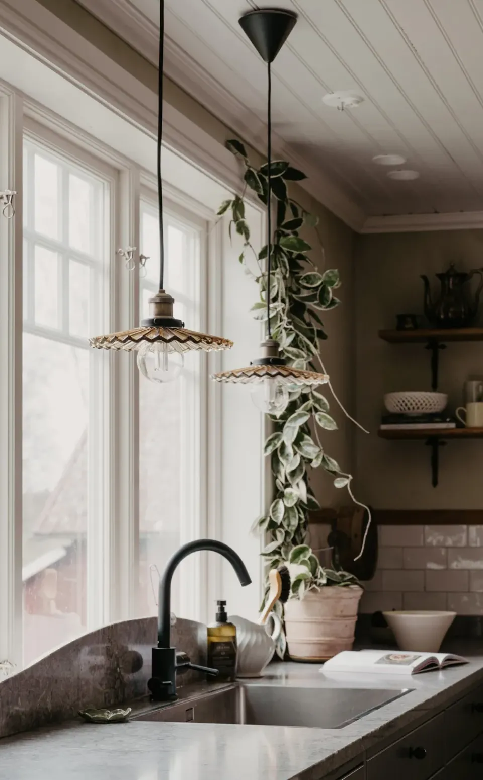Pendant Lamps^Globen Lighting Cobbler pendant lamp Ø25 cm, Brown