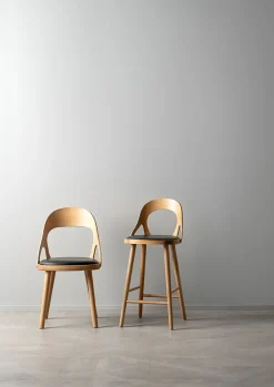 New Hans K Colibri bar stool 63 cm, Oiled oak-black pad Brown