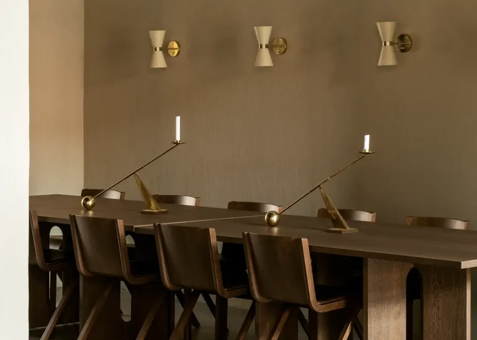 Audo Copenhagen Collector wall lamp 25 cm, Crème BeigeGold-coloured