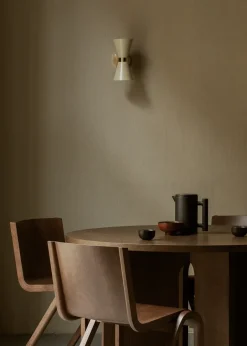 Audo Copenhagen Collector wall lamp 25 cm, Crème BeigeGold-coloured