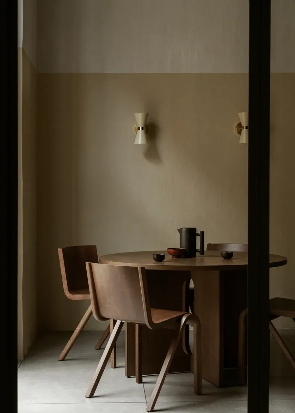 Audo Copenhagen Collector wall lamp 25 cm, Crème BeigeGold-coloured