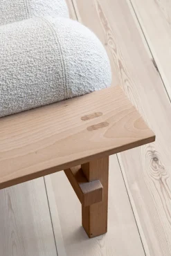 Gärsnäs Dag daybed, Beech-Barnum bouclé 01 Off White