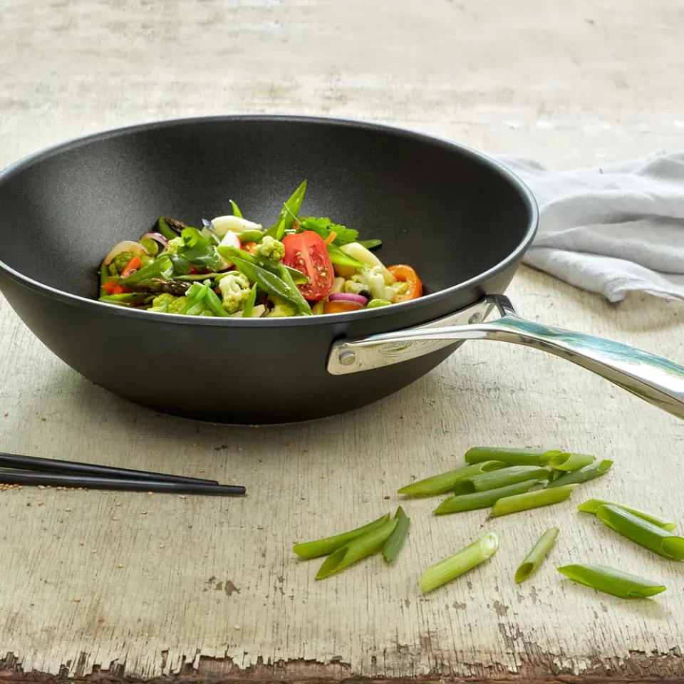 New Demeyere Alu Pro wok pan, 30 cm Black