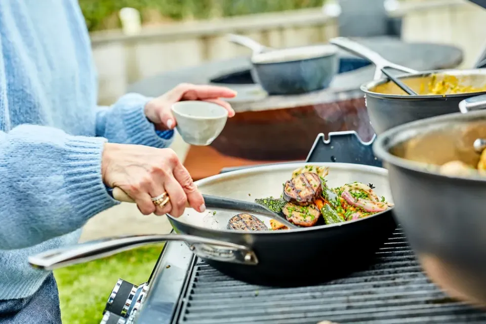 Woks^Demeyere Black 5 wok pan stainless steel, Ø30 cm Silver-coloured