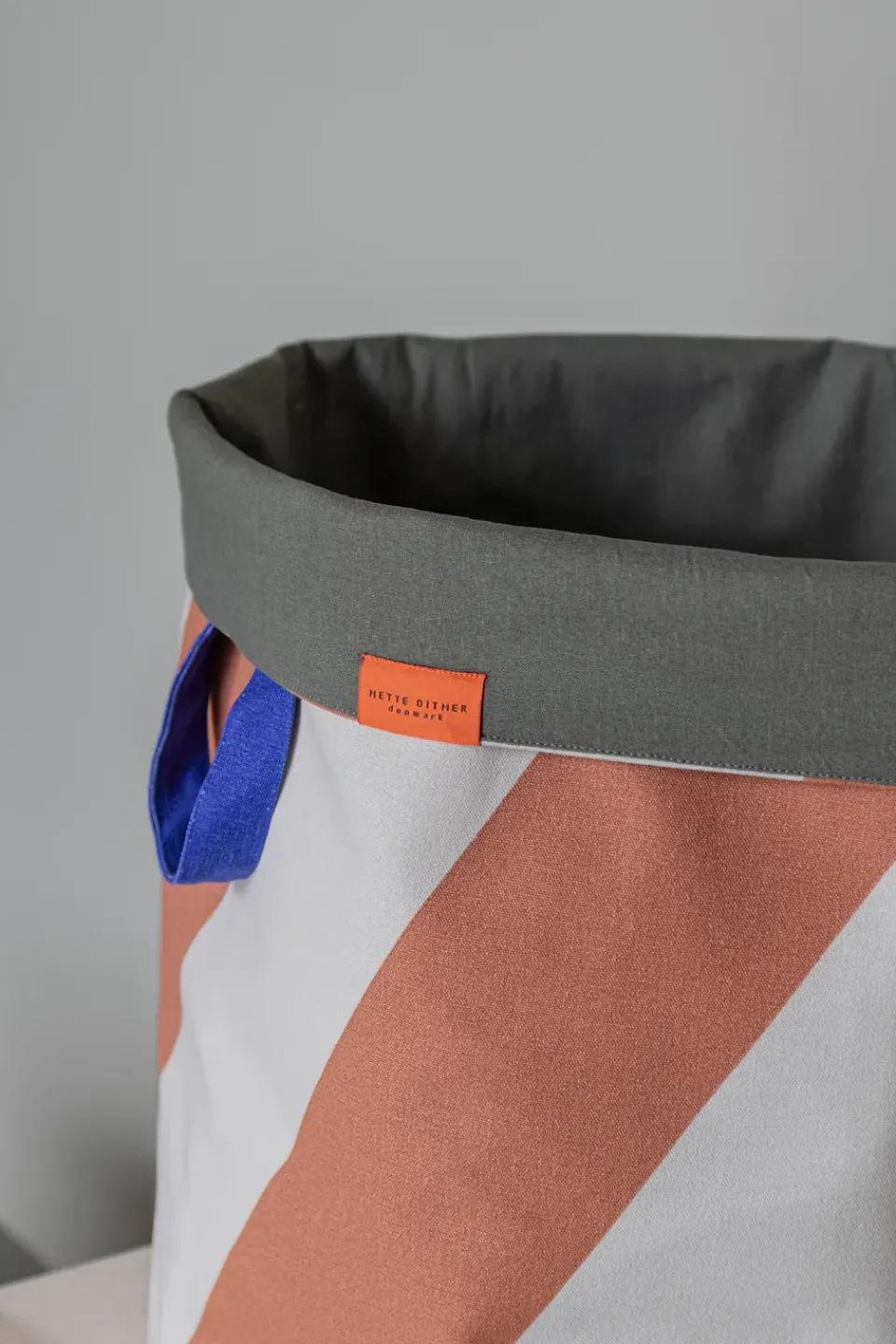 Best Mette Ditmer Diagonal laundry basket Ø40x50 cm, Brick-sand BeigeBrown