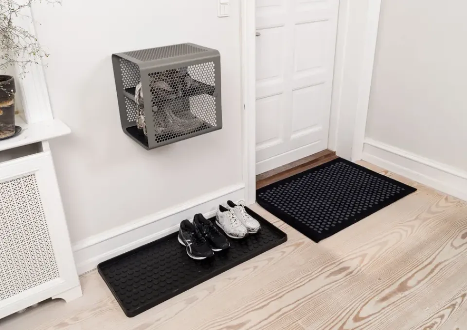 Best Tica copenhagen Dot shoe tray, Large. 38x88 cm Black