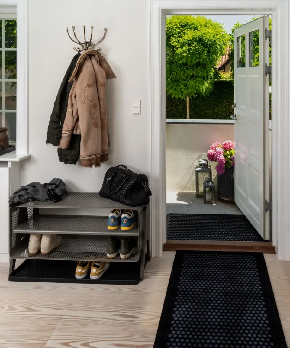 Best Tica copenhagen Dot shoe tray, Large. 38x88 cm Black