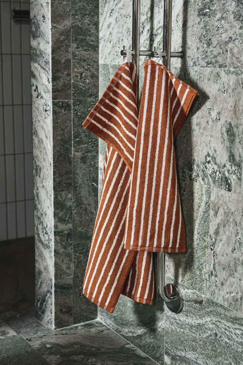 Towels^Scandi Living Drift towel 30x50 cm, Brown-white BrownWhite