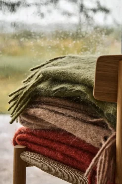 Wool Blankets & Throws^Scandi Living Dune mohair throw 130x170 cm, Plum Purple