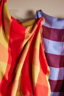 Wool Blankets & Throws^Byon Embrace blanket 130x200 cm, Light blue-burgundy BlueRed