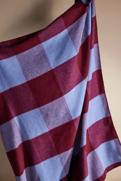 Wool Blankets & Throws^Byon Embrace blanket 130x200 cm, Light blue-burgundy BlueRed