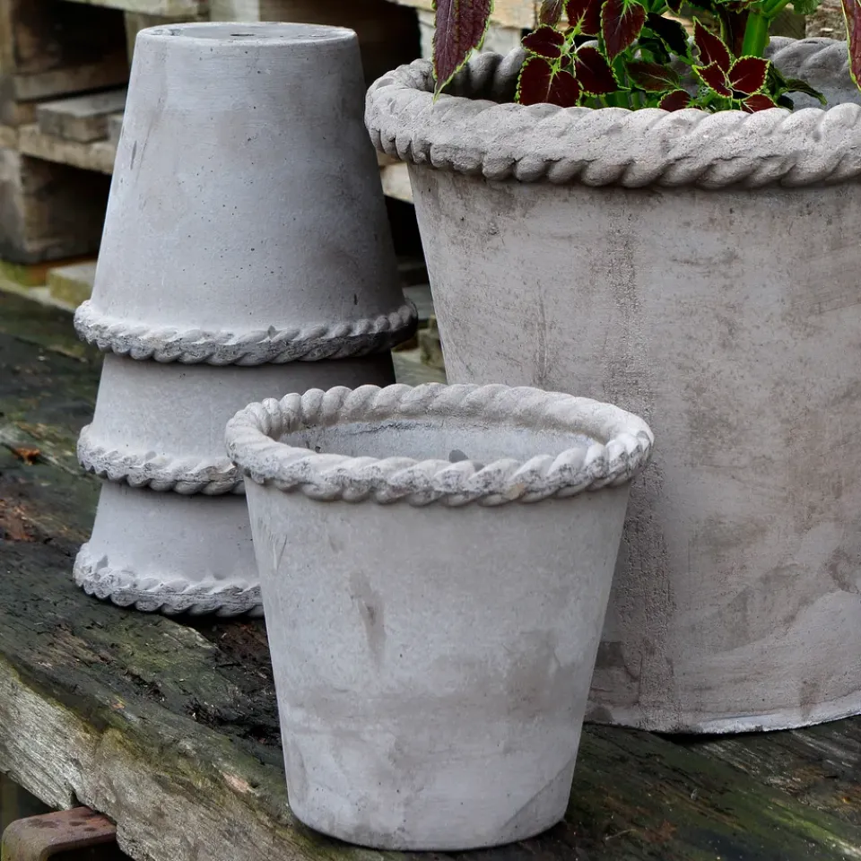 Clearance Bergs Potter Emilia flower pot 16 cm, Grey