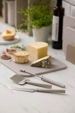 Cheese Knives^Rosti Emma cheese cutter 24 cm, Humus Brown