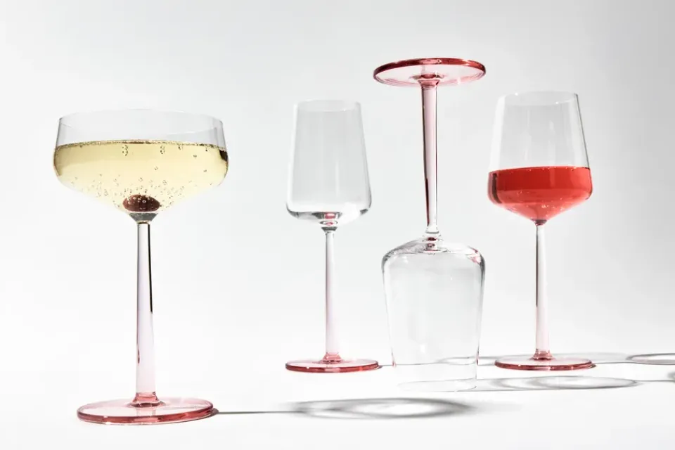 Discount Iittala Essence cocktail glass 2-pack, Rose, 31 cl Pink