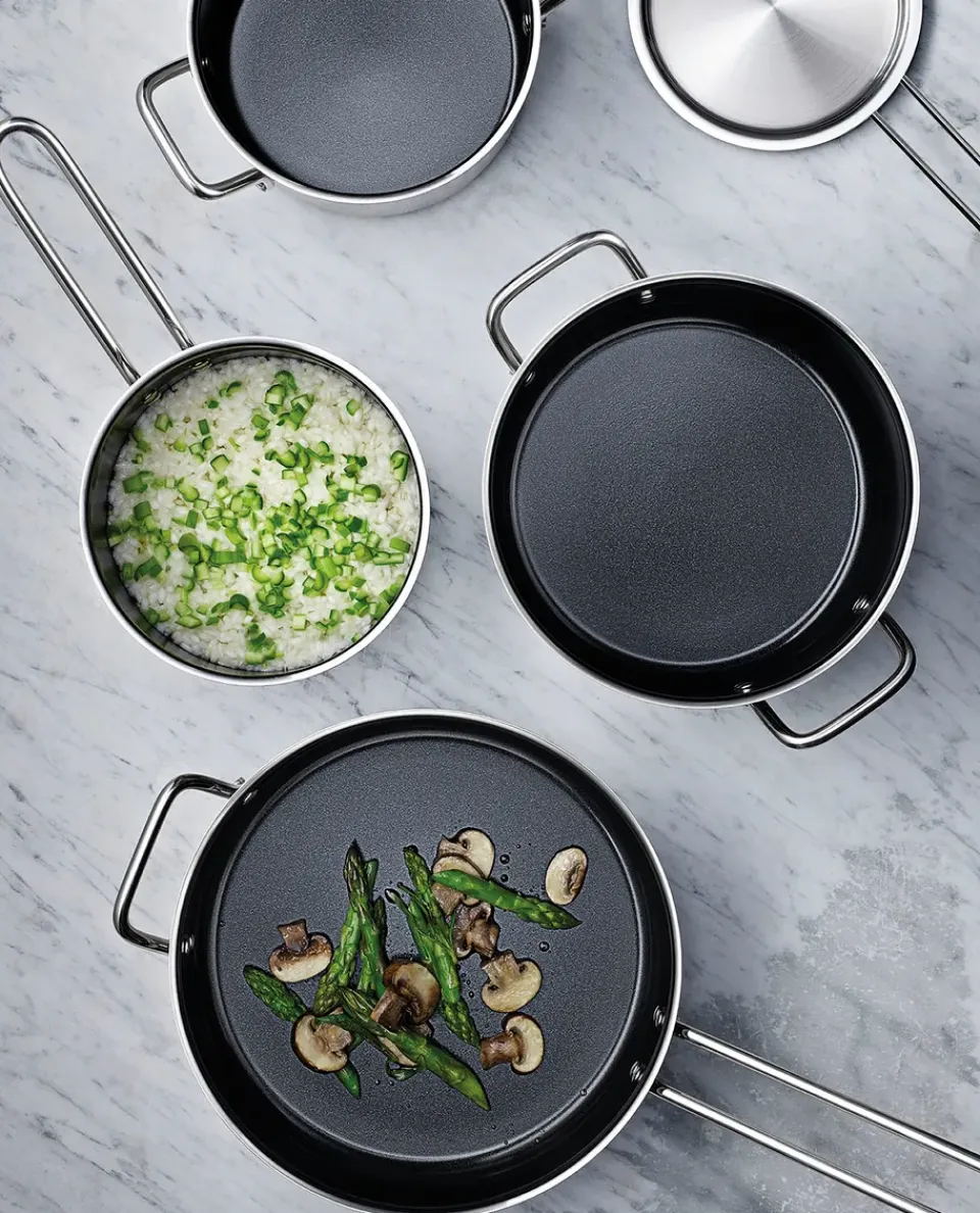 Saucier & Sauté Pans^Eva Solo Eva Trio Stainless Steel Slip-Let ceramic sauté pan, 24 cm Silver-colouredBlack