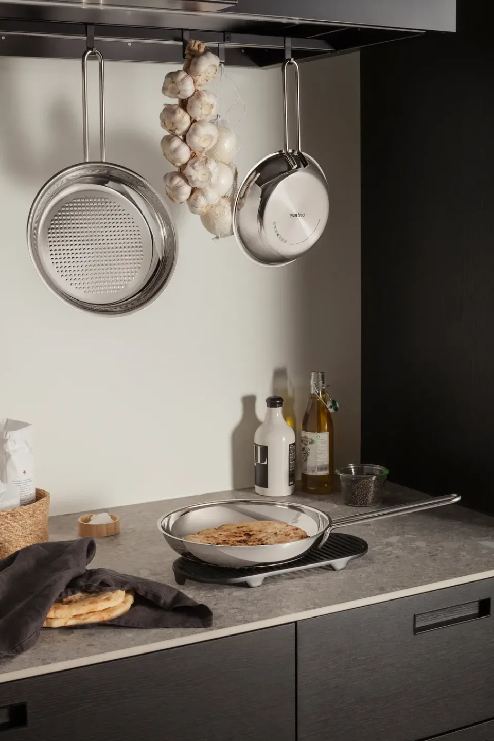 Sale Eva Solo Eva Trio Stainless Steel Honeycomb frying pan, 24 cm Silver-coloured