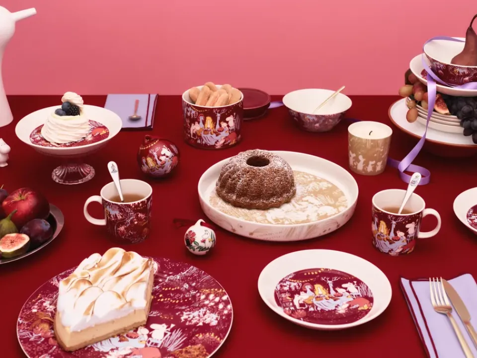 Round Flat Oven & Flan Dishes^Moomin Arabia Festive Moments Moomin pie dish, Ø28 cm Beige