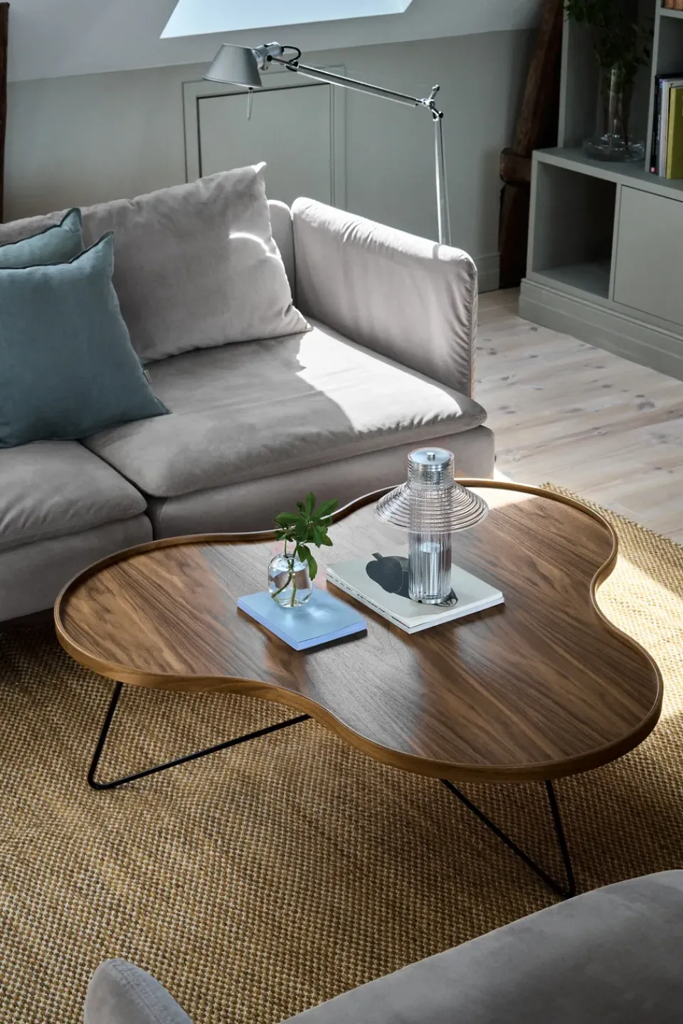 Clearance Swedese Flower mono table Special Edition 107x114 cm, H39 cm-lacquered walnut-black lacquered steel Brown